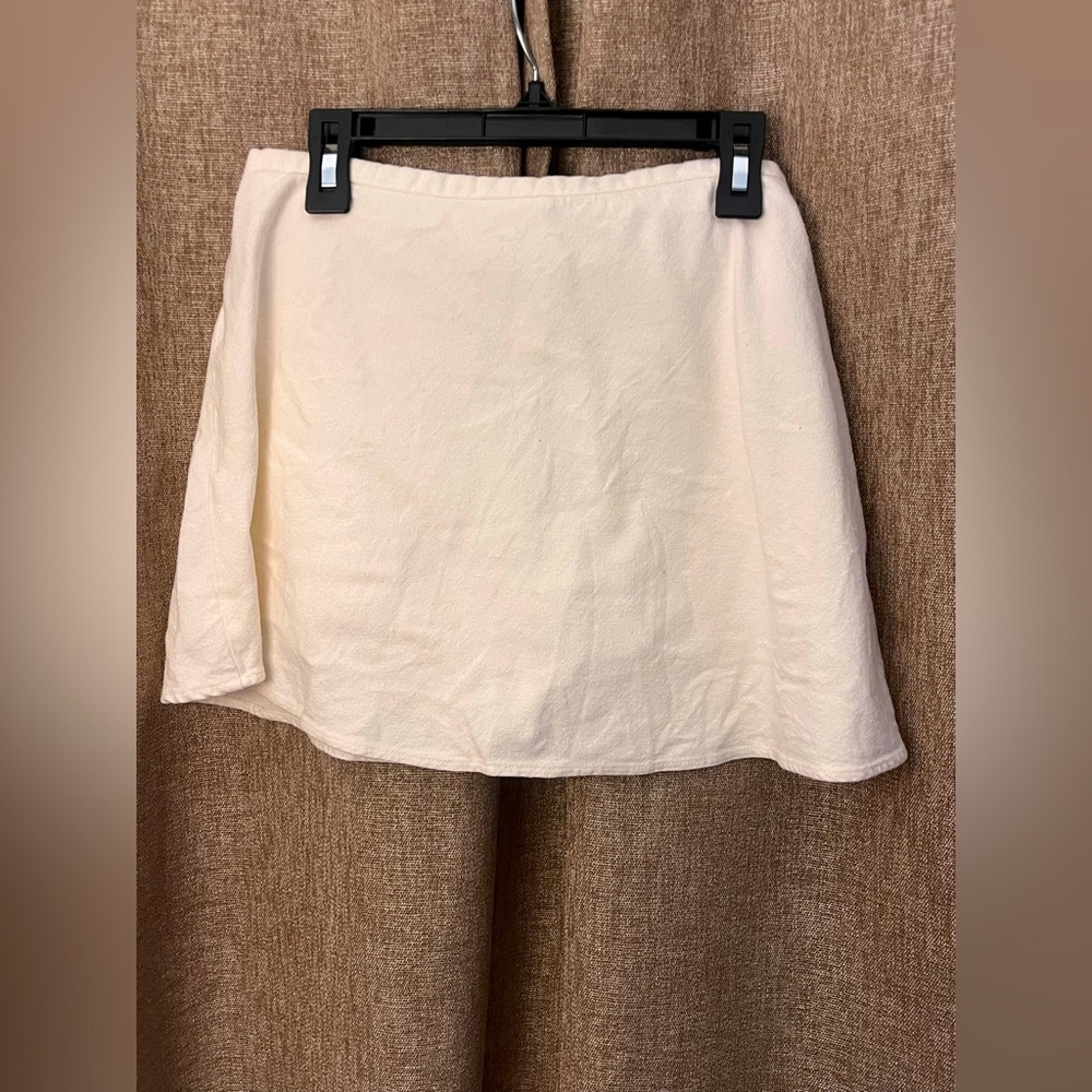 John Galt - Elegant Cream Women's Skort